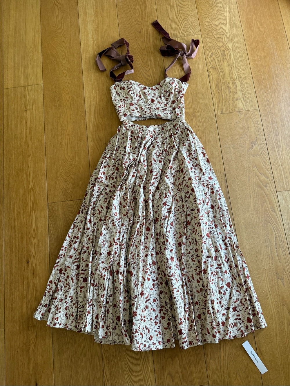 Reformation Magnolia Two Piece - Size 2 - Picture 3 of 4
